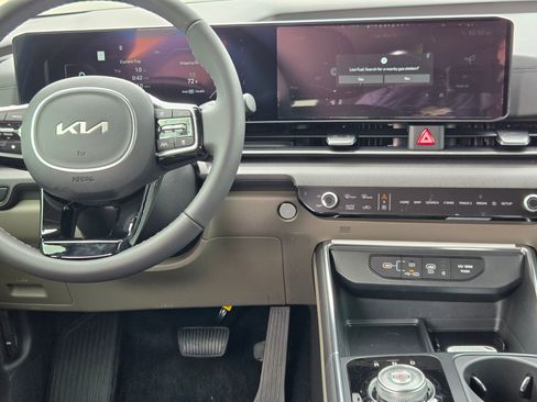 New 2026 Kia Carnival SX image 14
