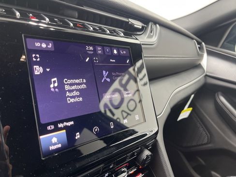 New 2025 Jeep Grand Cherokee Altitude image 14