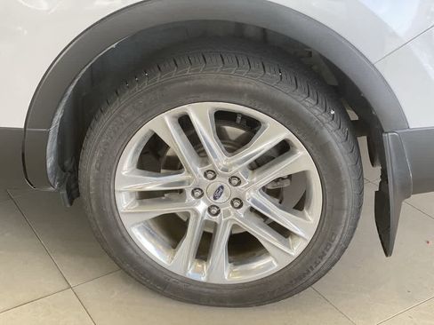 Used 2016 Ford Explorer XLT w/ Equipment Group 202A image 13