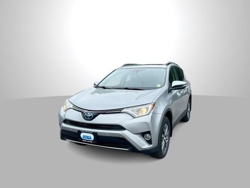 Used 2018 Toyota RAV4 XLE w/ Convenience Package AWD/4WD image 1