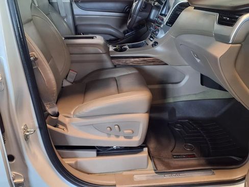 Used 2016 GMC Yukon SLT w/ Open Road Package AWD/4WD image 14