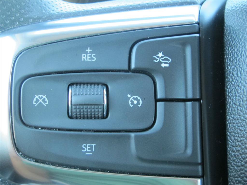 Used 2025 Chevrolet Blazer LT FWD image 13