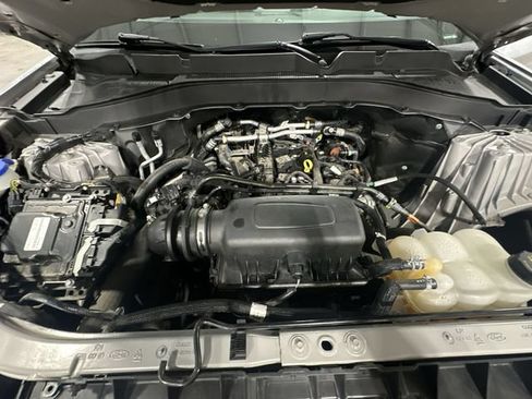 Used 2023 Ford Explorer XLT w/ Equipment Group 202A AWD/4WD image 22