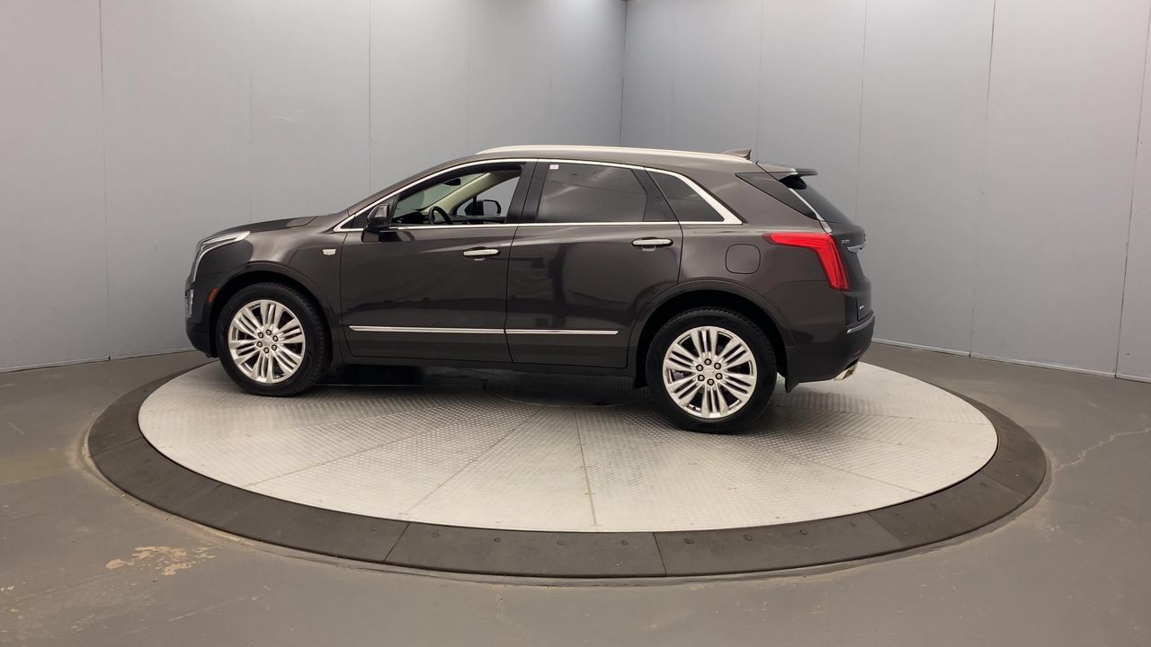 Used 2019 Cadillac XT5 Premium Luxury AWD/4WD image 2