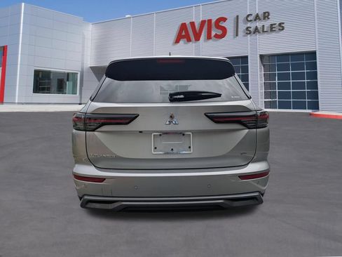 Used 2025 Mitsubishi Outlander SE AWD/4WD image 7