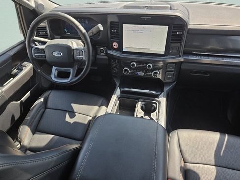 Used 2025 Ford F250 Lariat AWD/4WD image 32