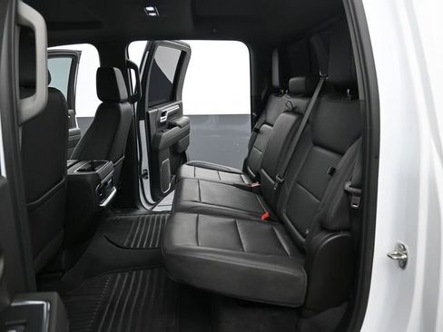 Used 2024 Chevrolet Silverado 2500 LTZ w/ LTZ Convenience Package image 9