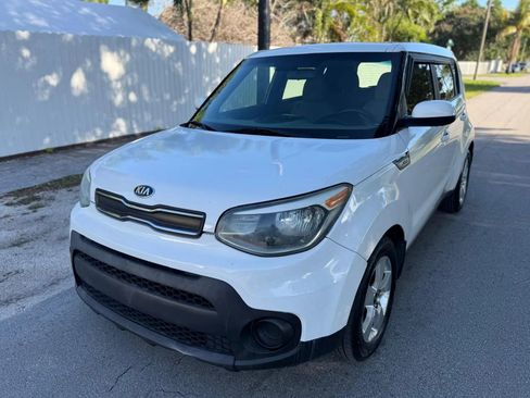 Used 2017 Kia Soul image 4