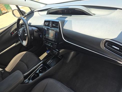 Used 2017 Toyota Prius Three FWD image 16