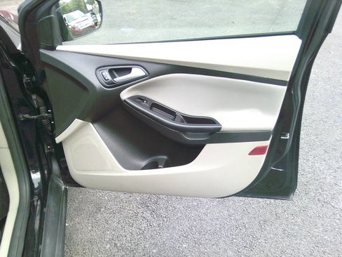 Used 2016 Ford Focus SE image 20