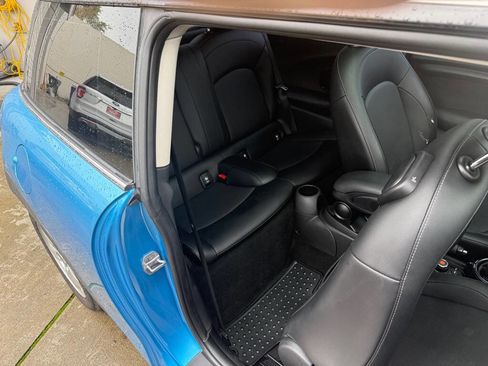 Used 2016 MINI Cooper 2-Door Hardtop image 15