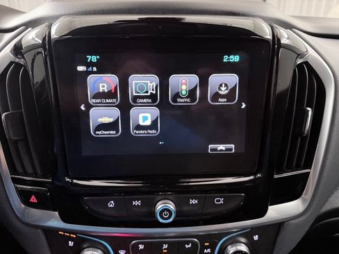 Used 2019 Chevrolet Traverse Premier w/ Driver Confidence II Package FWD image 17