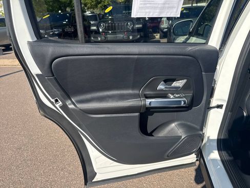 Used 2024 Mercedes-Benz GLB 250 image 24