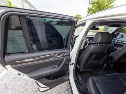 Used 2017 BMW X3 sDrive28i RWD image 11