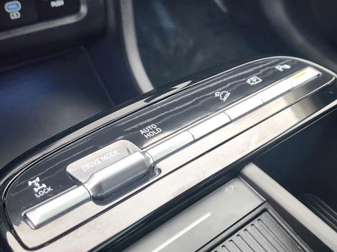 Used 2025 Hyundai Tucson Limited image 30