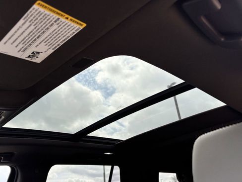 Used 2021 Chevrolet Tahoe LT w/ Luxury Package image 24