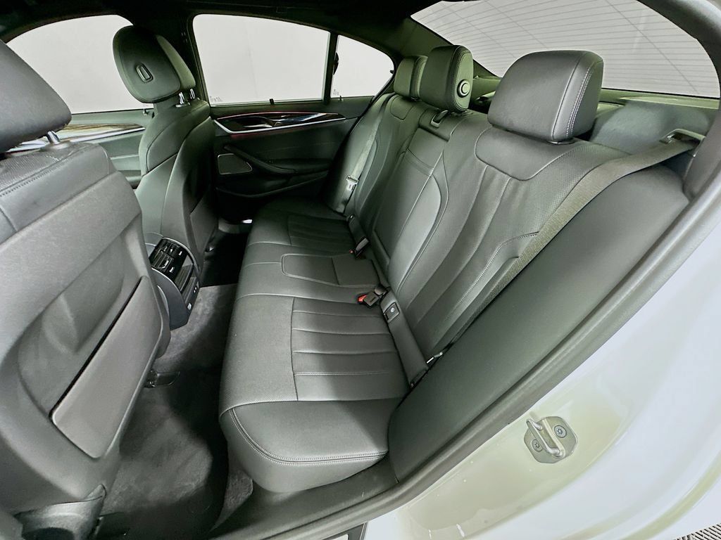 Used 2022 BMW 540i xDrive w/ Executive Package AWD/4WD image 25