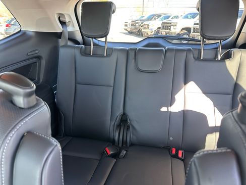 Used 2024 Subaru Ascent Limited w/ Technology Package image 11