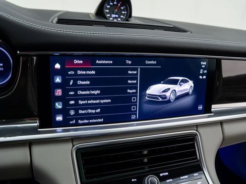 Certified 2023 Porsche Panamera GTS image 29