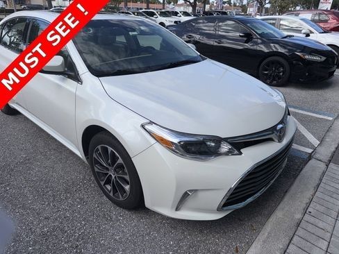 Used 2017 Toyota Avalon XLE image 1