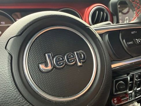Used 2022 Jeep Gladiator Rubicon w/ LED Lighting Group AWD/4WD image 21