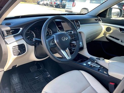 Used 2021 INFINITI QX50 Essential image 14
