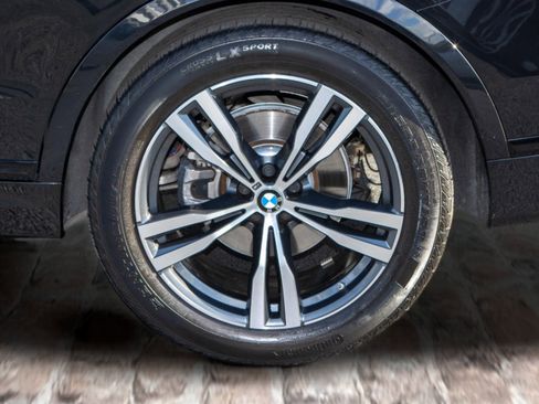 Used 2024 BMW X7 xDrive40i w/ Executive Package image 41