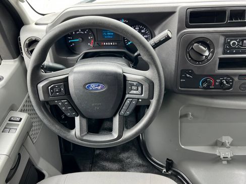 Used 2021 Ford E-450 and Econoline 450 Super Duty w/ Power Windows & Locks Group image 14