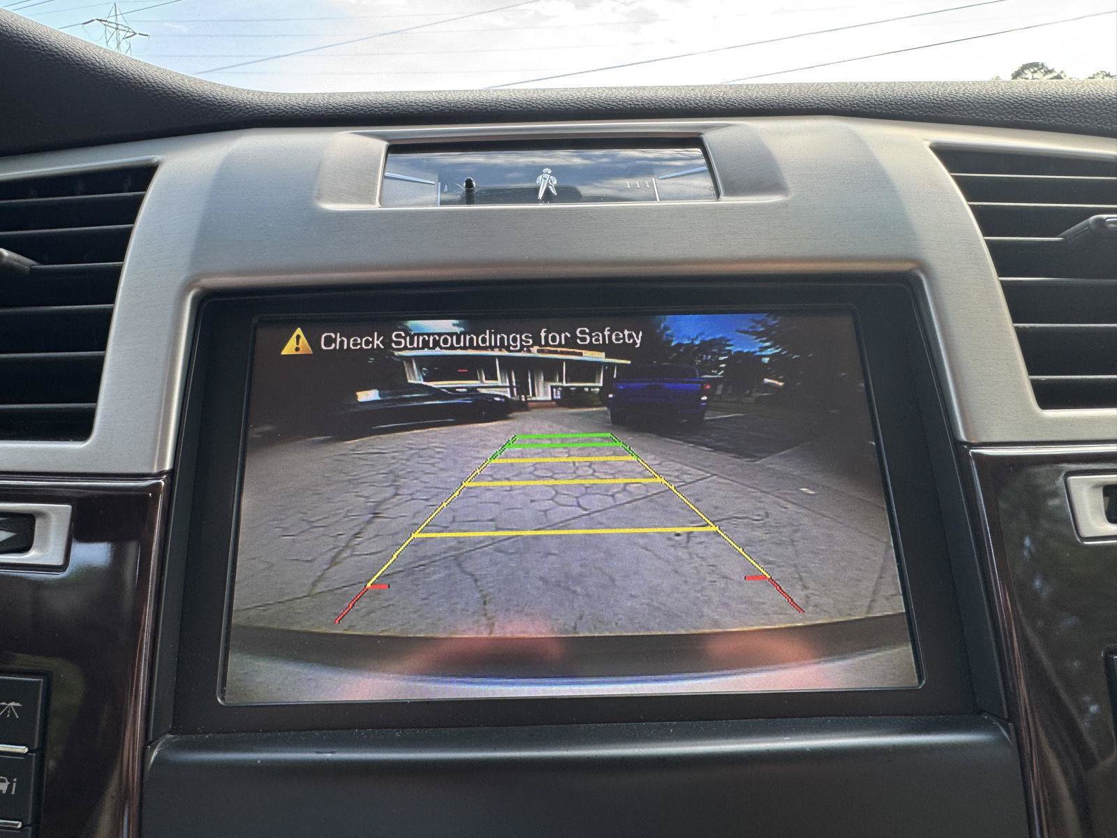 Used 2013 Cadillac Escalade Luxury RWD image 24