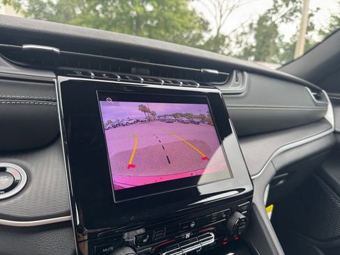 New 2025 Jeep Grand Cherokee Altitude image 20