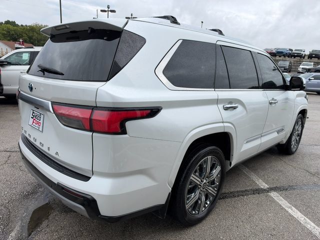 Used 2023 Toyota Sequoia Capstone AWD/4WD image 7