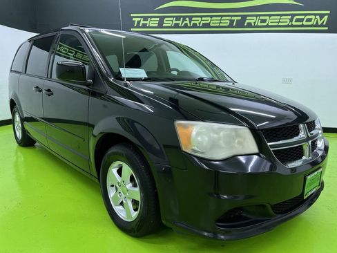 Used 2012 Dodge Grand Caravan SXT w/ Entertainment Group 1 FWD image 2