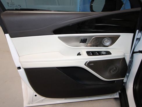 Used 2025 Lincoln Nautilus Black Label image 5