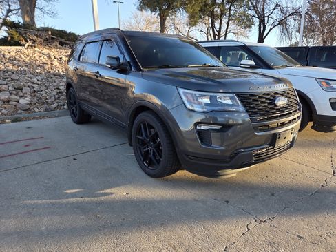 Used 2018 Ford Explorer Sport w/ Equipment Group 401A image 3