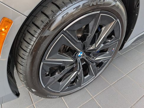 Certified 2024 BMW 740i xDrive AWD/4WD image 9