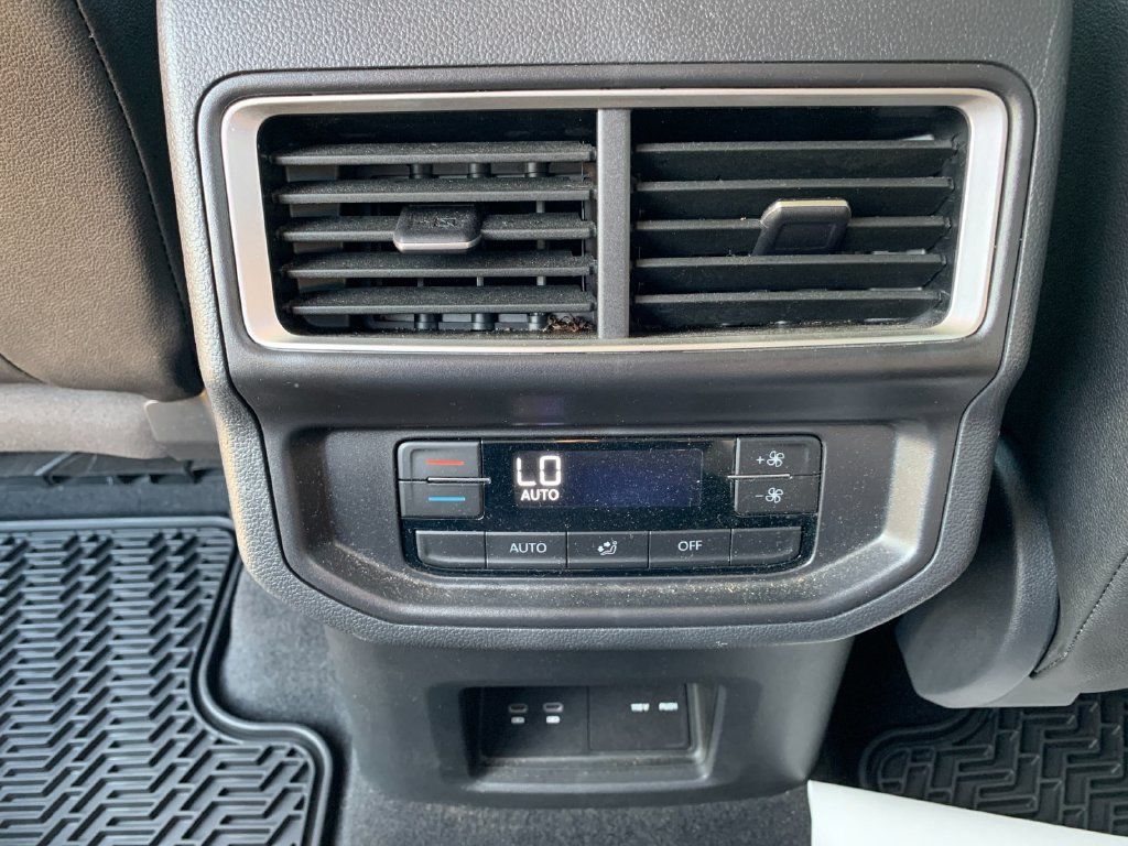 Used 2025 Volkswagen Atlas Peak Edition SE AWD/4WD image 15