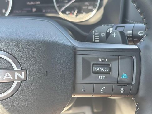 Used 2025 Nissan Rogue SV FWD image 24