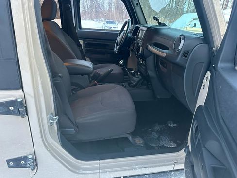 Used 2016 Jeep Wrangler Unlimited Sport image 13