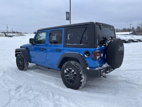 Used 2024 Jeep Wrangler Sport S image 5