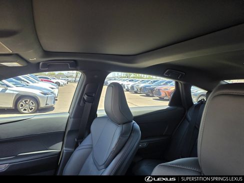 New 2026 Lexus ES 350e FWD image 14