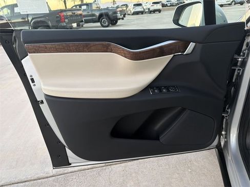 Used 2017 Tesla Model X 100D image 9