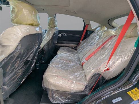 New 2025 Genesis GV80 3.5T e-SC image 14