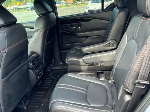 Used 2023 Honda Pilot TrailSport image 18