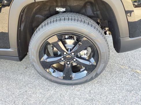 New 2025 Jeep Grand Cherokee Limited w/ Luxury Tech Group II image 5