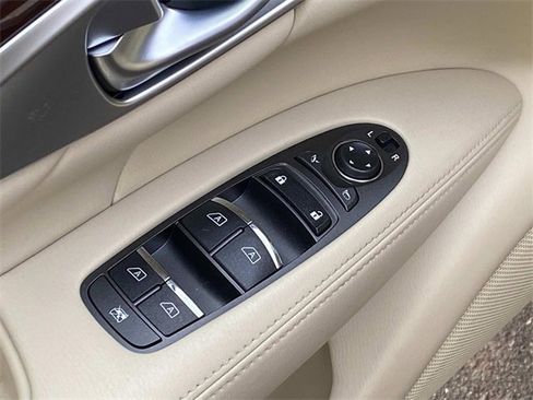 Used 2015 INFINITI Q70 3.7 image 13