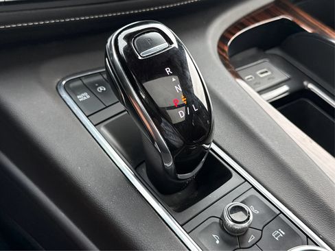 Used 2022 Cadillac Escalade ESV Premium Luxury AWD/4WD image 47