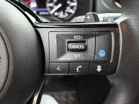 Used 2023 Nissan Rogue SV image 27