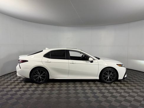 Used 2023 Toyota Camry SE w/ Convenience Package FWD image 6