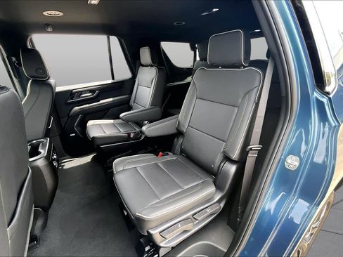 Used 2025 GMC Yukon Elevation RWD image 21