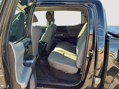 Used 2019 Toyota Tacoma SR5 AWD/4WD image 27
